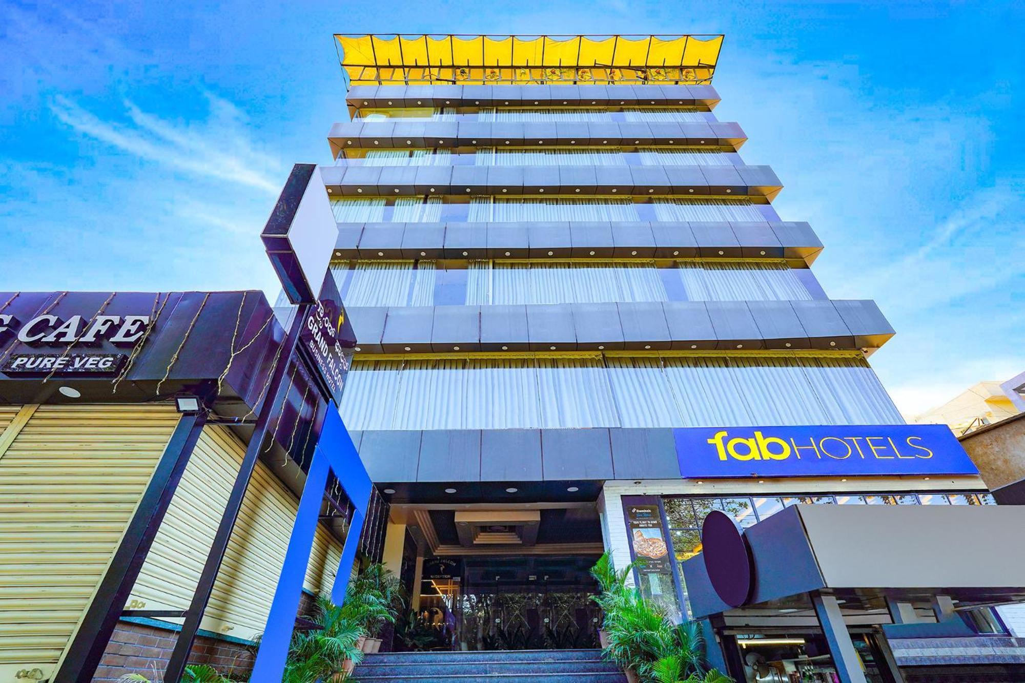 Fabhotel Grand Falcon Бангалор Екстериор снимка
