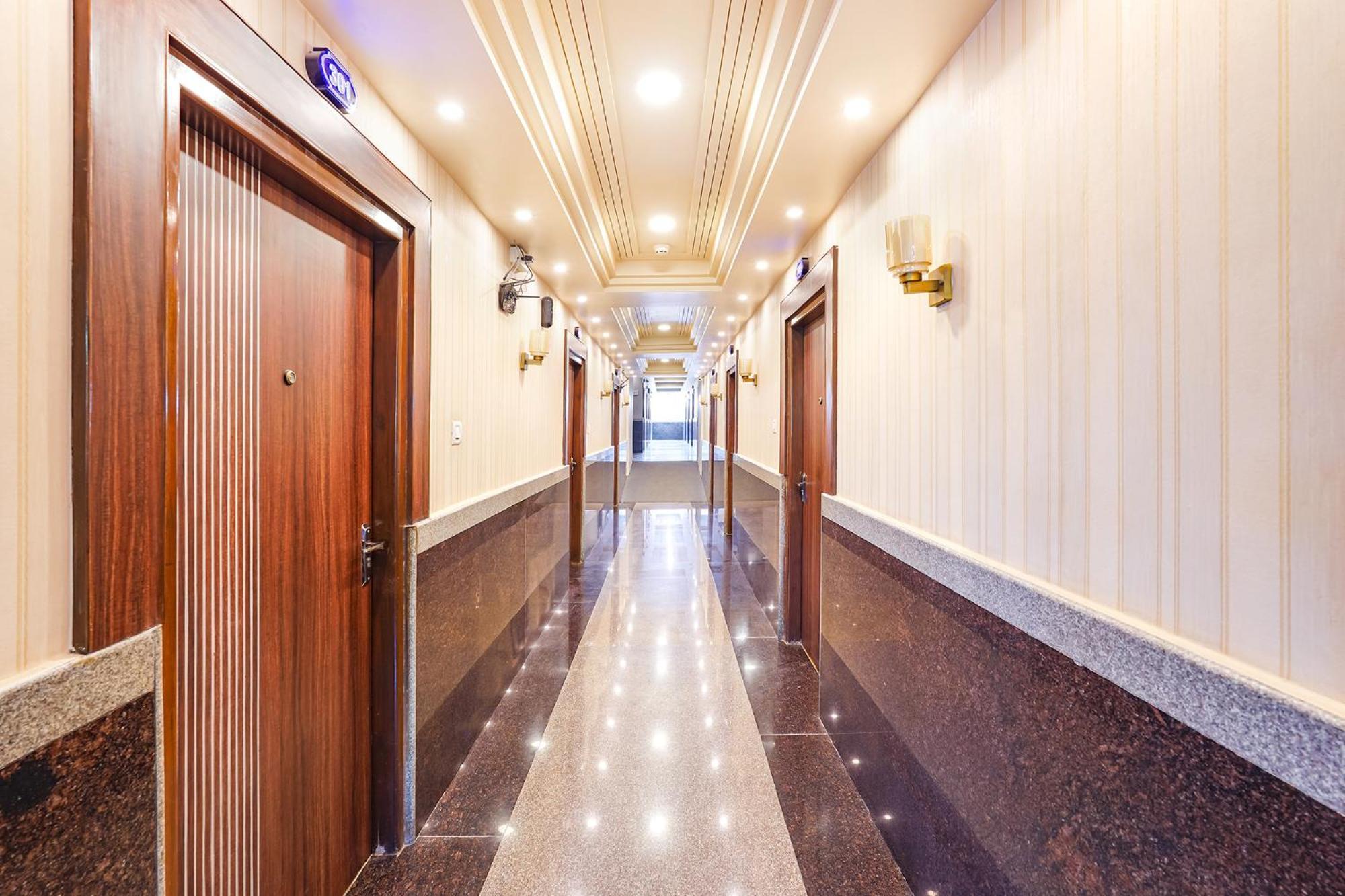 Fabhotel Grand Falcon Бангалор Екстериор снимка