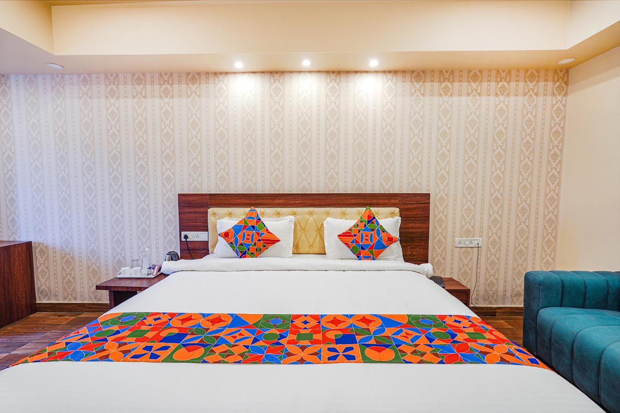 Fabhotel Grand Falcon Бангалор Екстериор снимка
