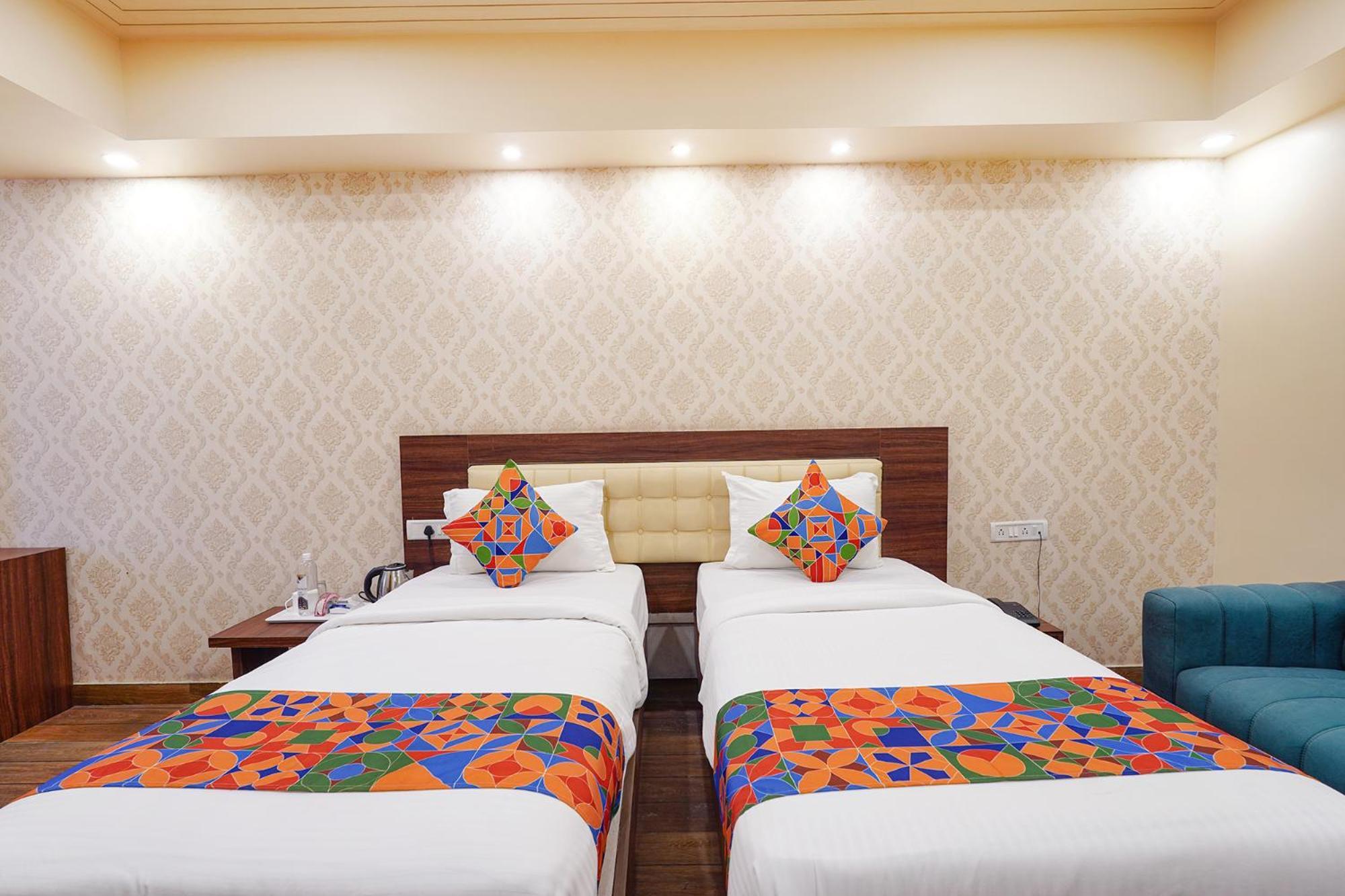 Fabhotel Grand Falcon Бангалор Екстериор снимка
